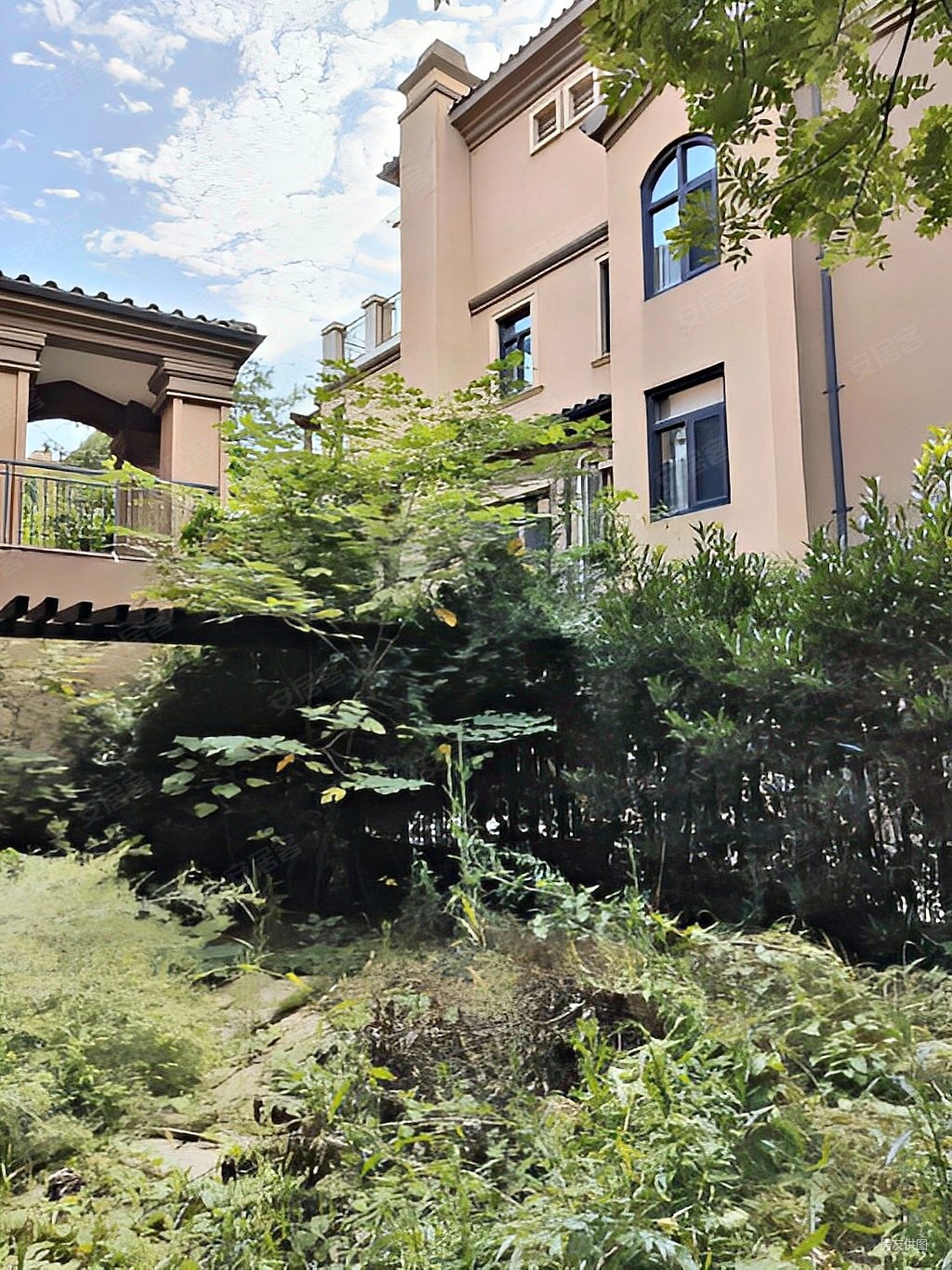 林溪湾邻湖别墅送450平花园510万