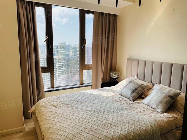 深圳南山西丽冠铭雅苑清晨里近大沙河.