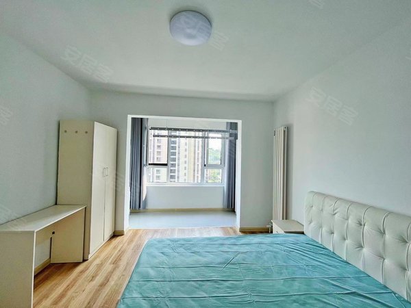 青岛李沧李沧周边水岸香都水岸香都次卧合租 房间内带独卫 大阳台 无