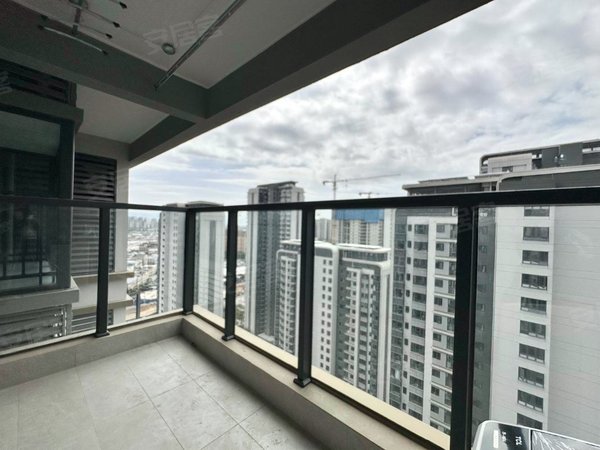 昆明官渡巫家坝万科公园城市(二期)实拍  可押一付一  万科公园城市