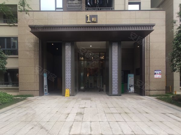 重庆江北江北嘴保利观澜(二期)江北区保利观澜二期3房2500元月出租