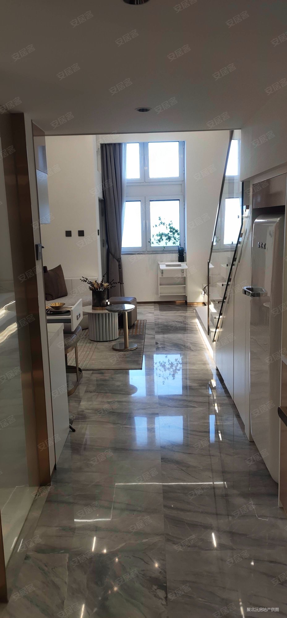 东都时代商务中心一区1室2厅1卫44㎡南北28万