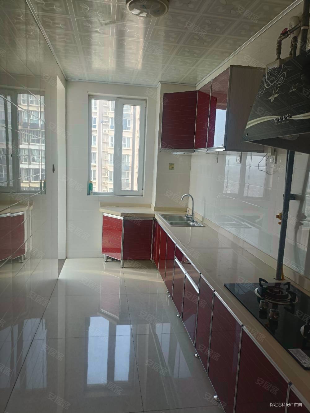 维多利亚夏郡3室2厅2卫134.69㎡南北95万