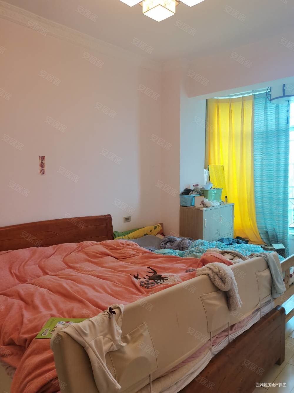 天利广场3室2厅2卫146㎡南北69.8万