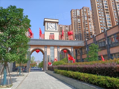 深港国际城优点,不足,深港国际城怎么样,深港国际城周边房产中介经纪