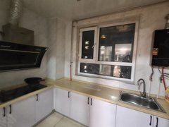 乌鲁木齐开发区开发区二期急租!!青城颐园   三室两厅 拎包入住出租房源真实图片