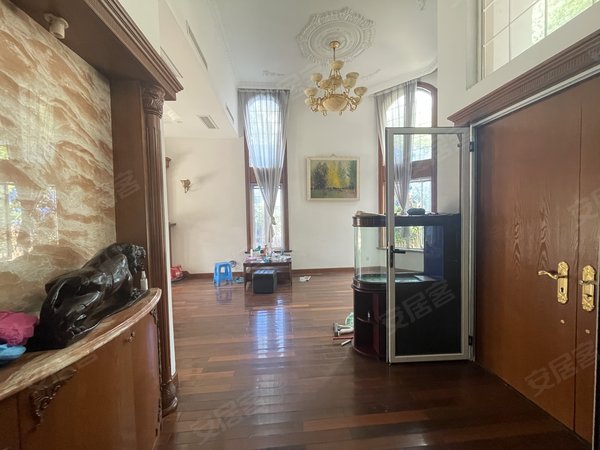 上海松江莘闵绿洲比华利花园比华利英式独栋,南花园出租房源真实图片