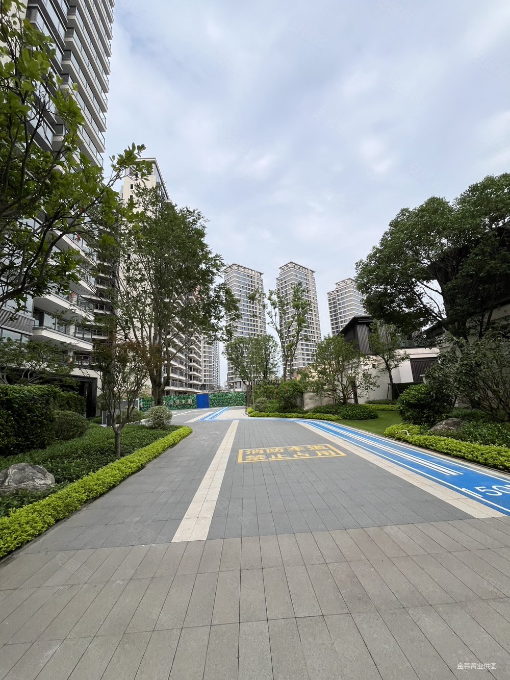 南宁房产网>南宁二手房>良庆二手房>五象大道二手房>龙光天宸>1000