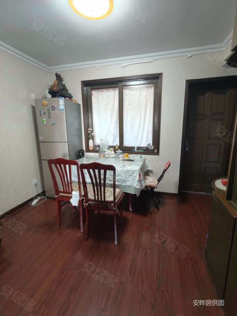 杜家坎环岛南 东山坡三里 100平2室2厅 可大谈 满五