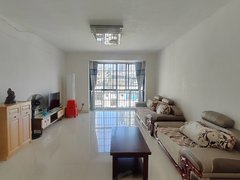 河池宜州宜州城区城中地区医院附近电梯四房两厅两卫可配套齐全无物业费民用水电出租房源真实图片