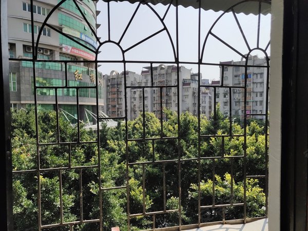 广州荔湾芳村合兴苑合兴苑  电梯2房 47平 精装修出租房源真实图片