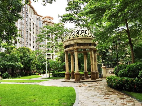 深圳龙华民治圣莫丽斯圣莫丽斯花园 大5房大露台精装修拎包入住出租