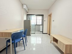 深圳龙华龙华清湖和平小区 电梯高层一房一厅 精装修 民水民电 拎包入住出租房源真实图片