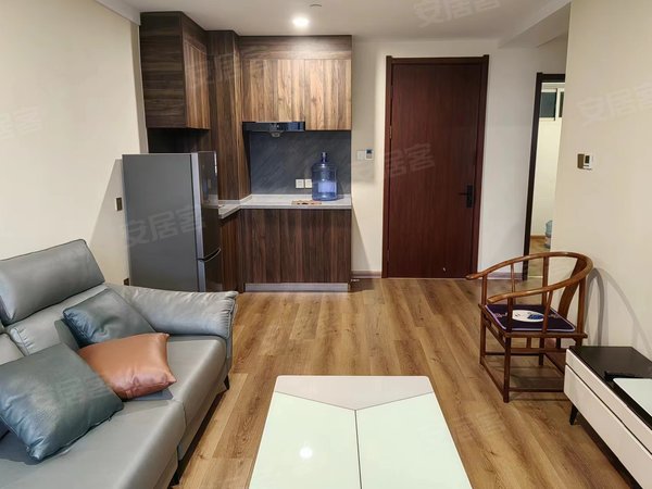 青岛黄岛长江路黄海铂寓便宜好房出租  黄海铂寓精装修公寓  两室一厅