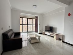 当阳长坂路当阳城区出租：中央街区二期8楼，精装三房家具家电齐全，1600元每月出租房源真实图片