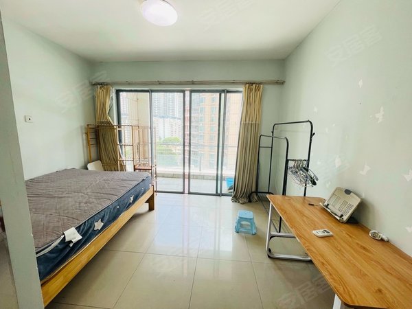 深圳南山后海西海湾公寓亲自拍摄 南山中心区海岸城精装修一房大阳台