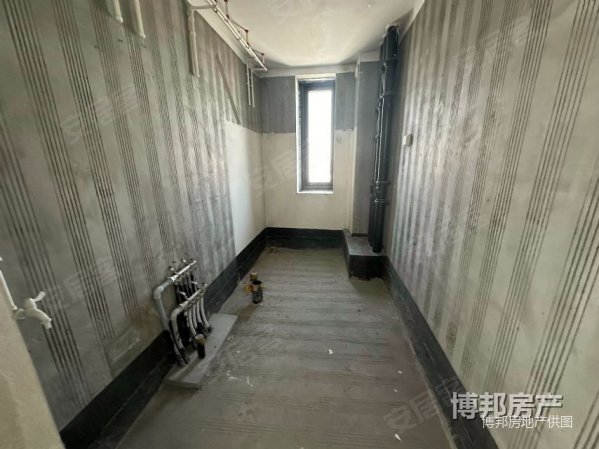 绿城广场留香苑4室2厅2卫202㎡南北238万