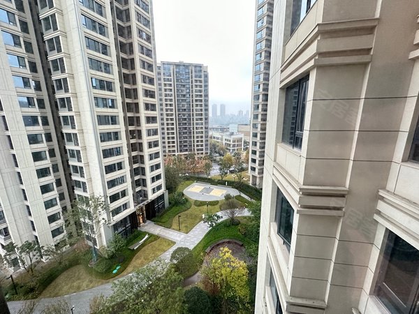重庆渝北礼嘉御璟湖山雲极出租无任何异味全新家具家电围合式中庭轻轨