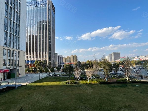昆明官渡新螺蛳湾俊发观云海千云荟直租 无中介 楼下就是地铁站 螺蛳