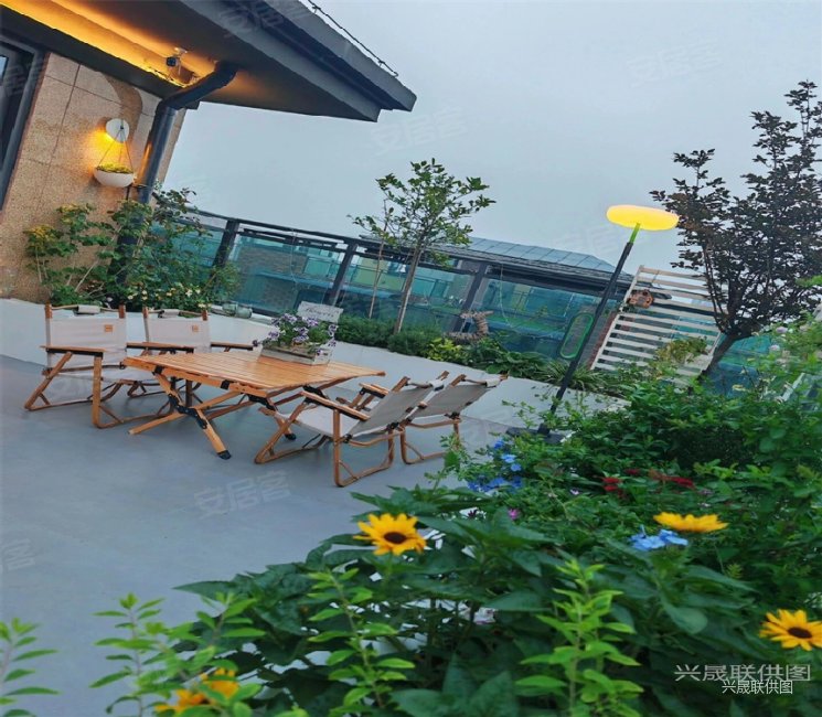 春熙路实拍空中小墅带30平露台地铁50米大开间落地窗