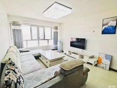 阿克苏阿克苏市阿克苏城区市中心地段！！紫荆花园电梯房两室  周围生活商圈成熟出租房源真实图片