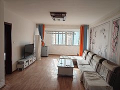 郓城郓城城区郓城市区出租金河一号四室两厅两卫，家具齐全齐全，简单装修。拎包入住出租房源真实图片