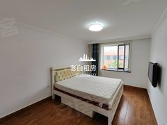 丹东东港千盛站前客运站隔壁 六中对面 步梯四楼 翻新三室85平 含取暖费出租房源真实图片