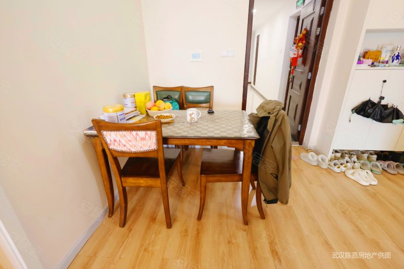 谭鑫培地铁口 东湖路    万豪世纪天街精装三房急售