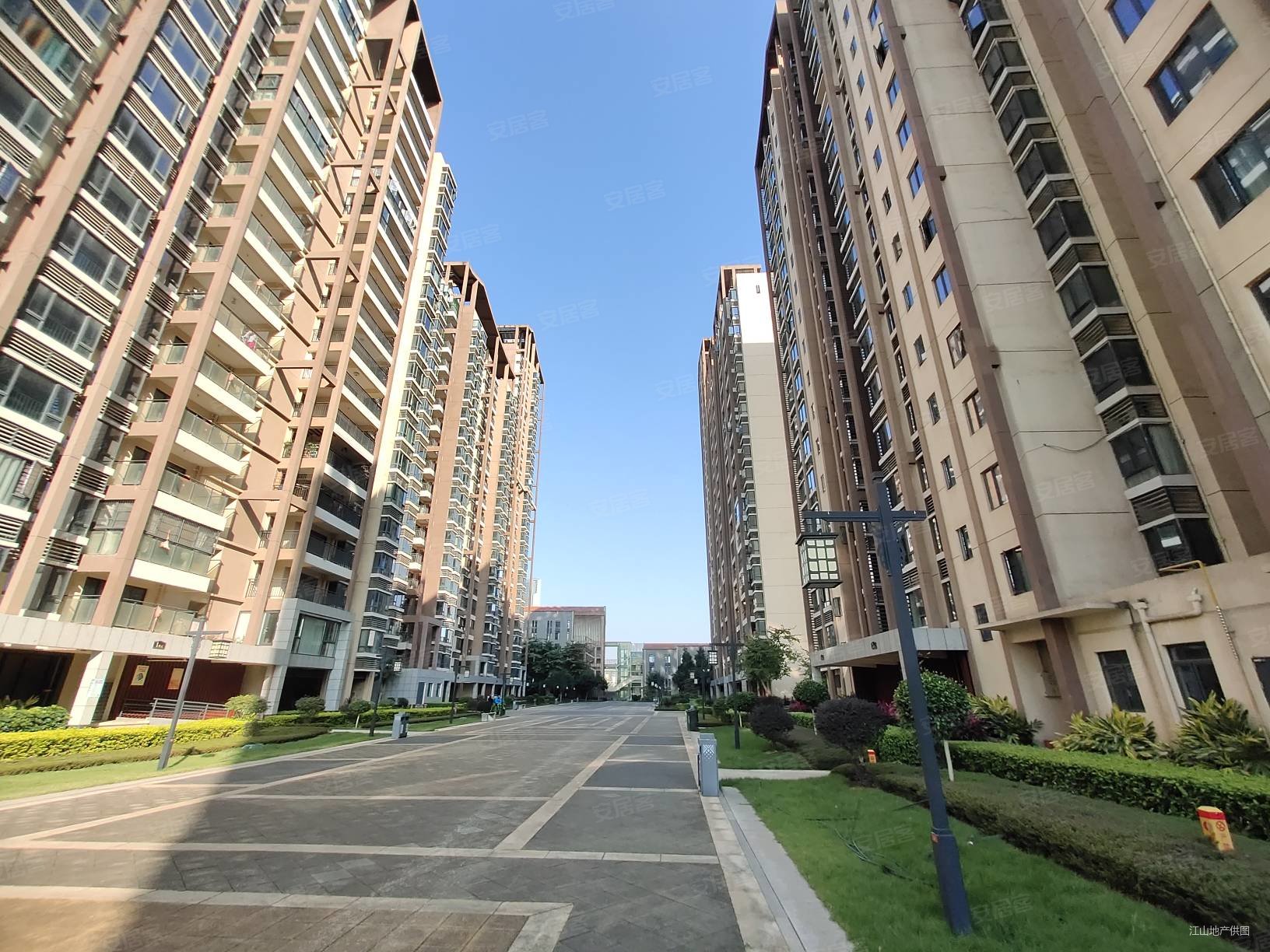 10万上车欣赏五象湖小高层紫金城毛坯3房看房合适可谈