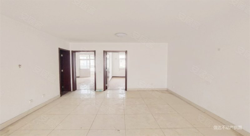 新出 龙山小区 8年房龄 地暖 中间楼层 单价4600