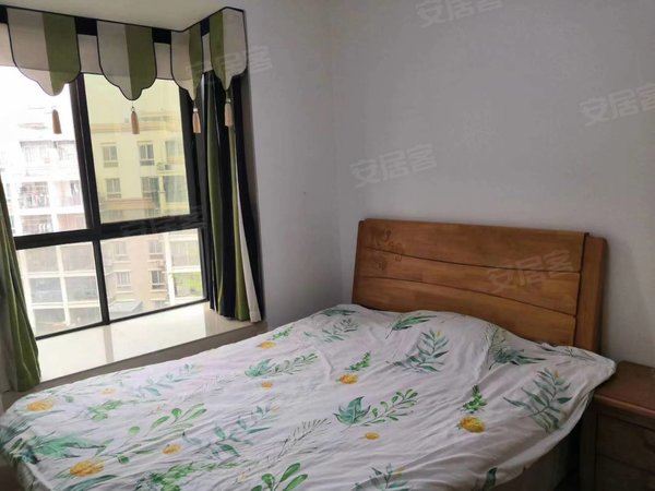 崇左江州东盟阳光名邸阳光名邸湖景房,精装电梯3房,家具家电齐全,月租