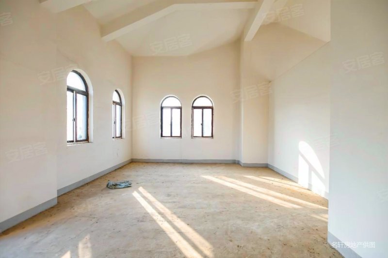 70年产权,联排边户,200平花园,临水系,东方夏威夷国际花园(别墅)二手