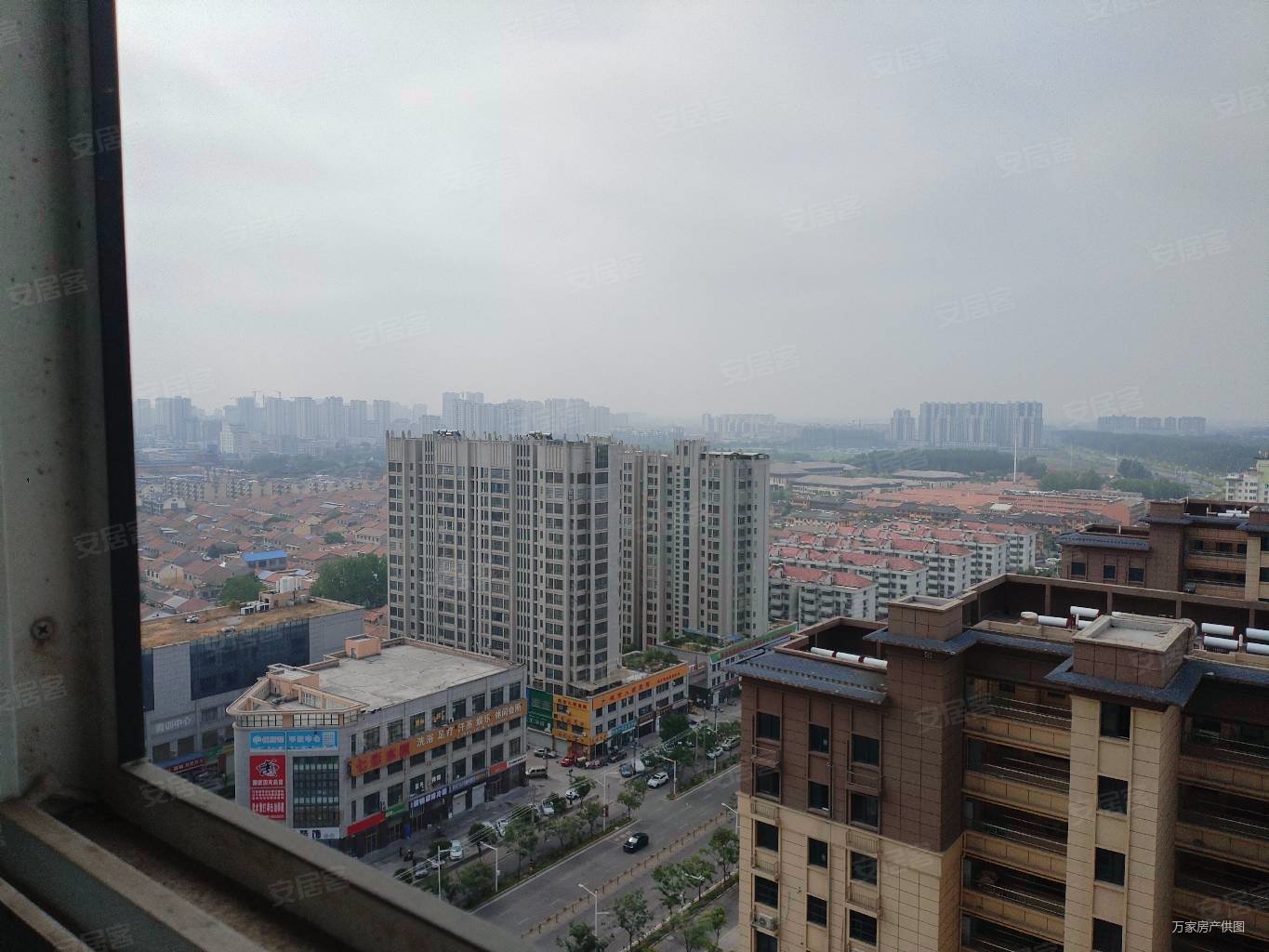 小区周圈配套齐全,客厅朝阳两室朝阳双阳台设计.老城区.