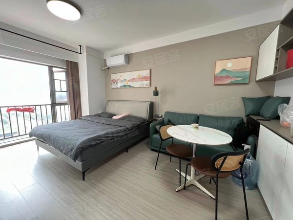 可短租 近西雅中学 梅溪华府 精装大一房 自住装修!