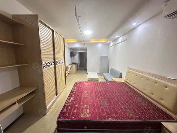 世纪大道市政府旁伴山御景带阳台公寓临近新市医院