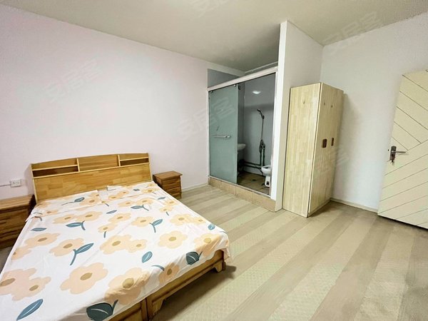 一室一卫东大街地铁口裕鸿国际郑州市第一人民医院向阳广场西大街