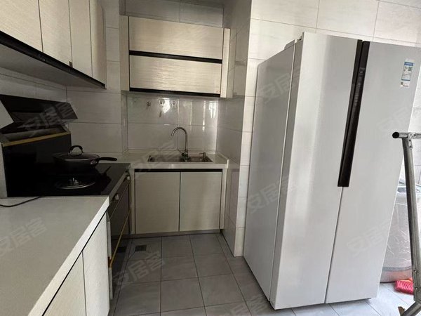 凉山西昌长宁小区正黄金色学府航天学校附近精装套三，电梯房带空调家具，家电齐全，拎包入住出租房源真实图片