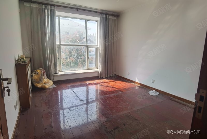 名都苑联排别墅带院子  带车库 带露台 看房随时