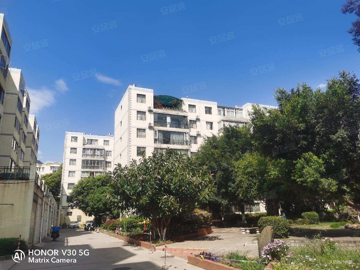 急卖89万买三房金泉小区前后双阳台南北通透板房