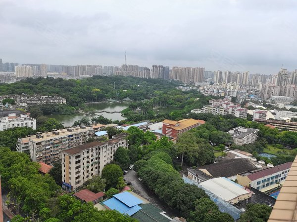 南宁兴宁民生太阳广场(兴宁)太阳广场  125平视野非常好 电梯房 精