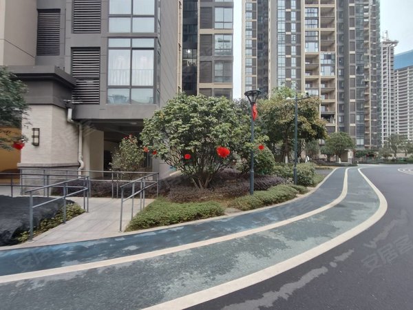 桂林临桂一院两馆龙旺海悦湾首租龙旺海月湾小区3房一卫空调一台1楼带