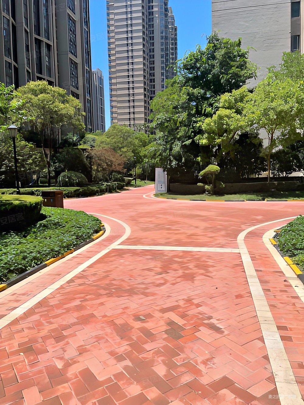 升龙城2号院3室2厅2卫102.74㎡南133万