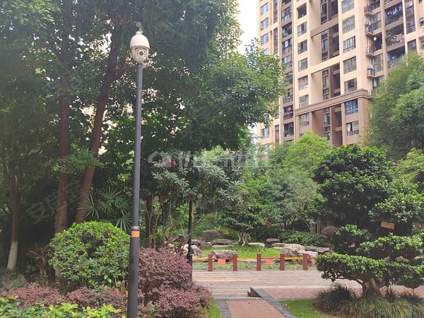 重庆大渡口茄子溪西城佳园西城佳园轻轨房 押一付三 2居室 整租 精装