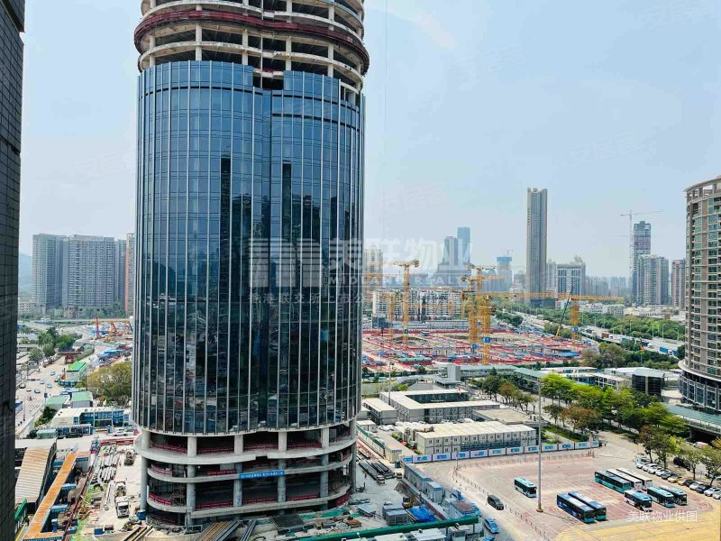 皇岗口岸 皇御苑四期 深港一号  小单位 急售 高层南向