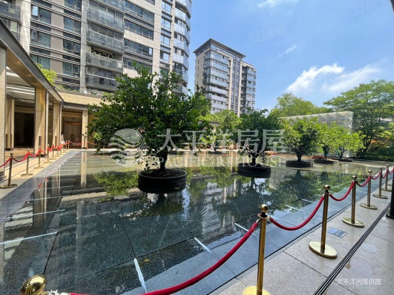 上海房产网>上海二手房>黄浦二手房>蓬莱公园二手房>绿地海珀黄浦>800