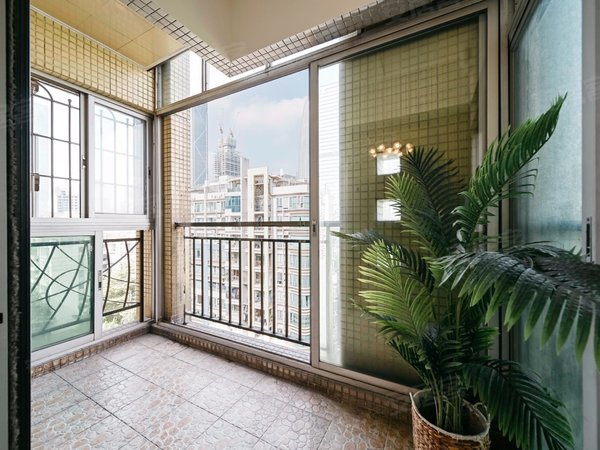 广州海珠琶洲畔江花园(随时看房)磨碟沙畔江花园顶复5房3卫租20000