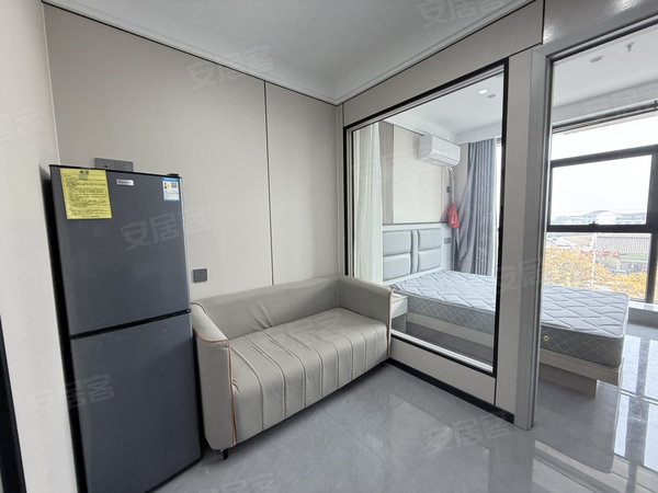 金华浦江县浦江城东一点红大道177号楼本人房東，精装修公寓出租，随时看房，停车方便，押一付一。出租房源真实图片