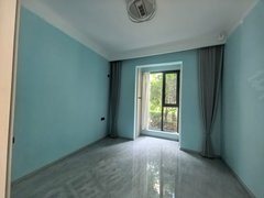 南阳卧龙卧龙城区一楼带院绿都悦府叠拼别墅 新装修未入住 全新家具家电中央空调出租房源真实图片