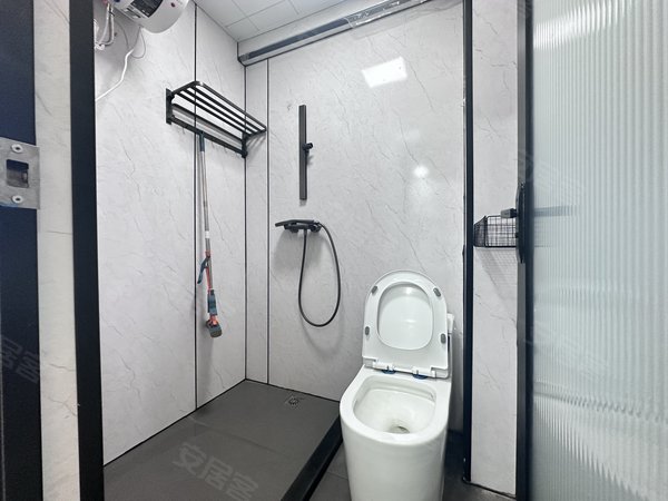 金华浦江县浦江城东一点红大道177号楼现场房東（无中介）压一付一，253附近精装一室一厅，无物业。出租房源真实图片