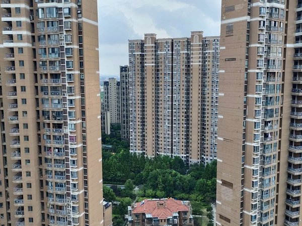 昆山花桥硅湖学院鑫苑国际城市花园(昆山市)鑫苑国际两房毛坯出租